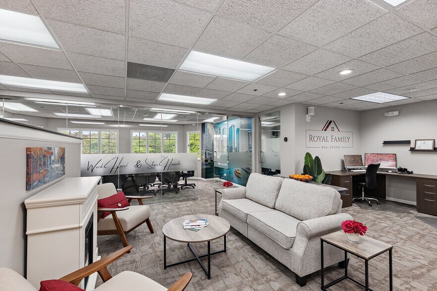 More Photos Of 1015-1025 W Wise Rd, Schaumburg Office For Sale