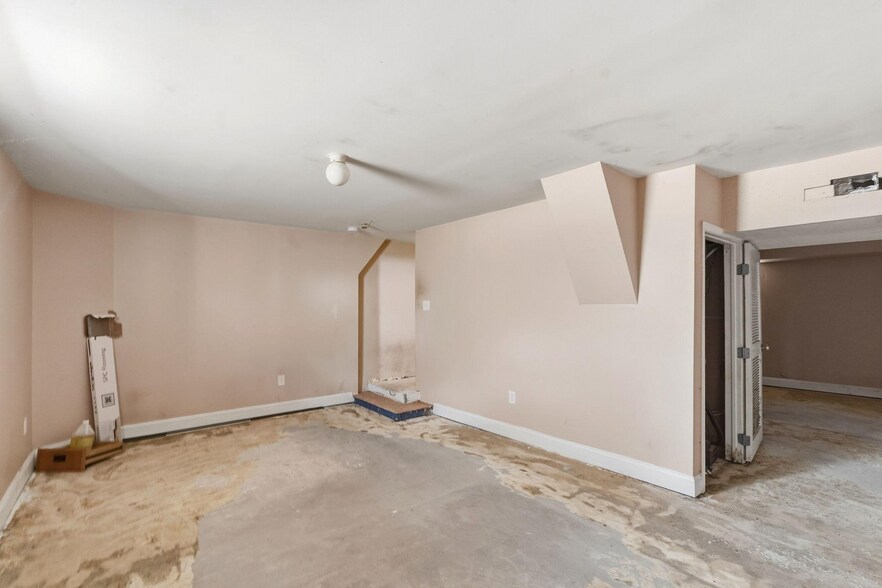 More Photos Of 2090 Blue Bell Rd, Williamstown Flex For Sale