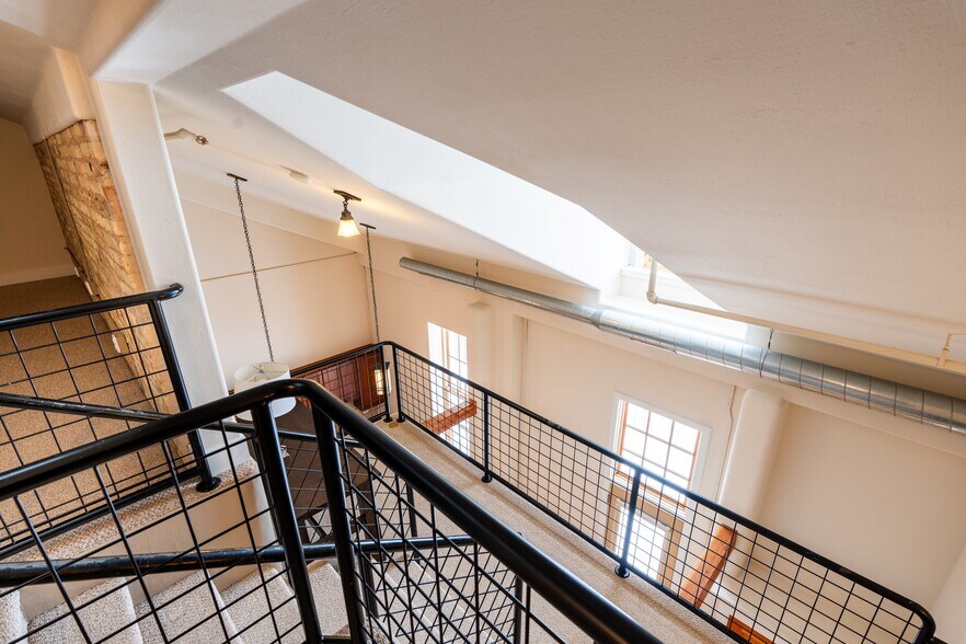 More Photos Of 800 Cottageview Dr, Traverse City Apartments For Sale