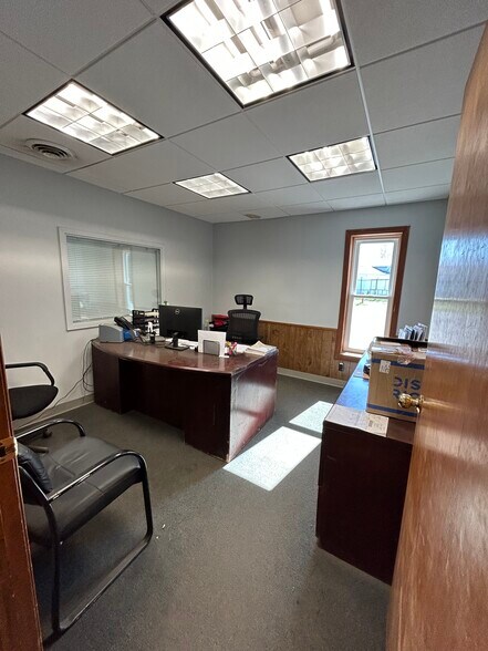 More Photos Of 2117 Old Union Rd, Buffalo Manufacturing For Lease