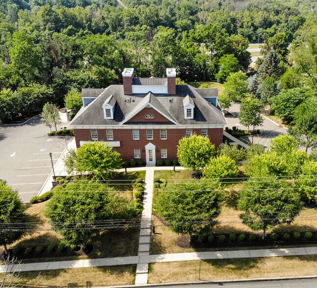 More Photos Of 178 Center St, Clinton Township Medical For Lease