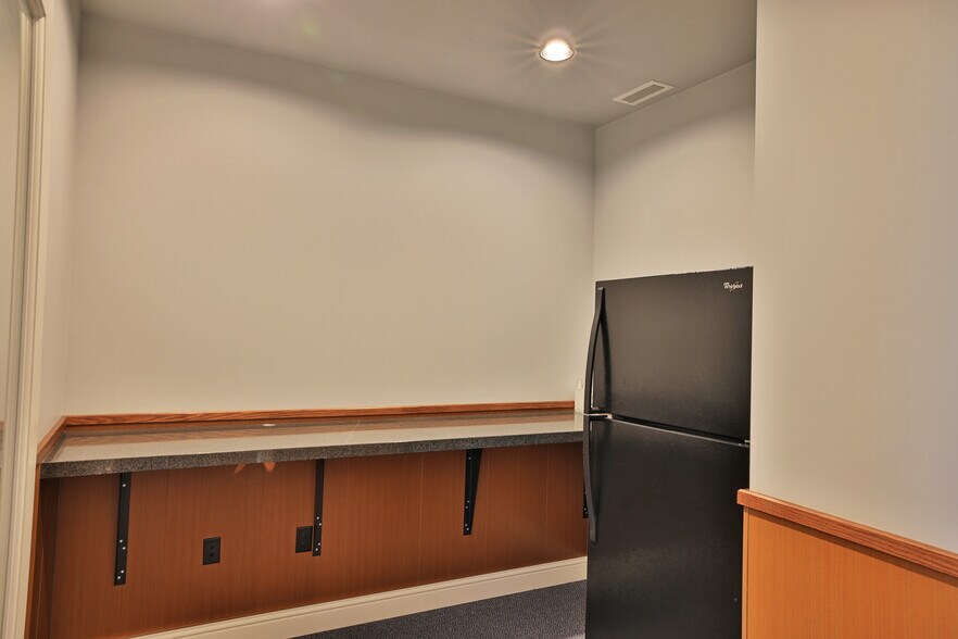 More Photos Of 15739 Pearl Ave, Collbran Light Manufacturing For Sale
