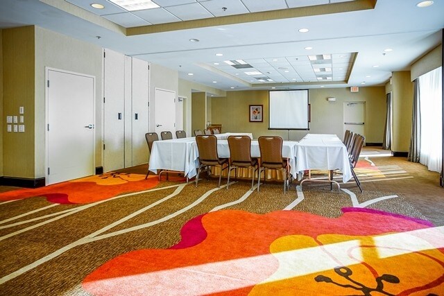 More Photos Of 455 Riverstone Pky, Kankakee Hotel For Sale