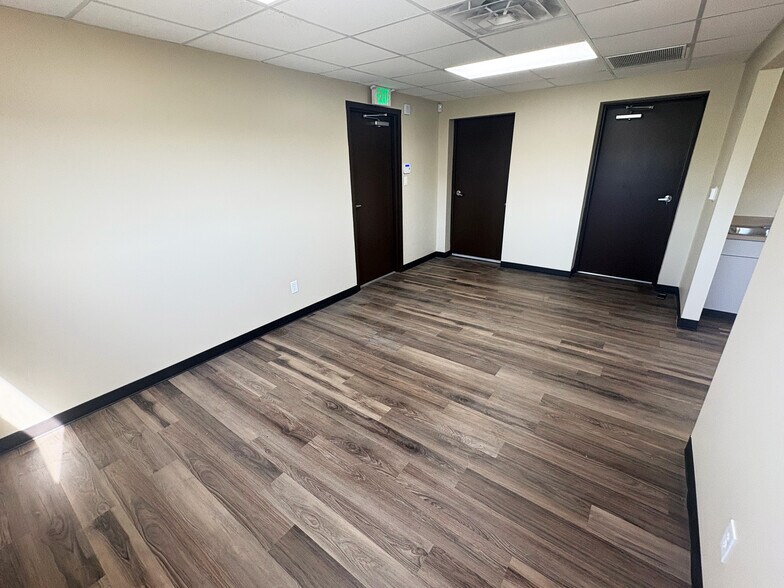 More Photos Of 1215 Indiana St, Humble Unknown For Lease
