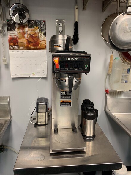 More Photos Of 592-594 N 2nd St, Memphis Freestanding For Sale