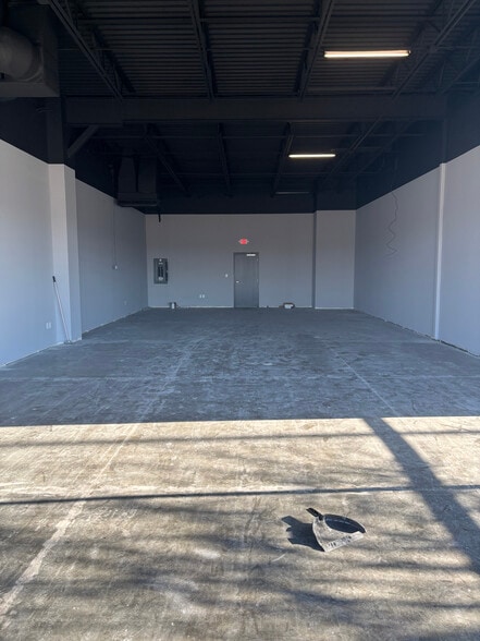 More Photos Of 1391 Morgantown Rd, Bowling Green Freestanding For Lease