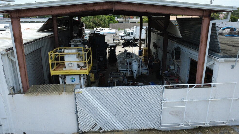 More Photos Of 3160 NE 3rd Ave, Oakland Park Warehouse For Lease