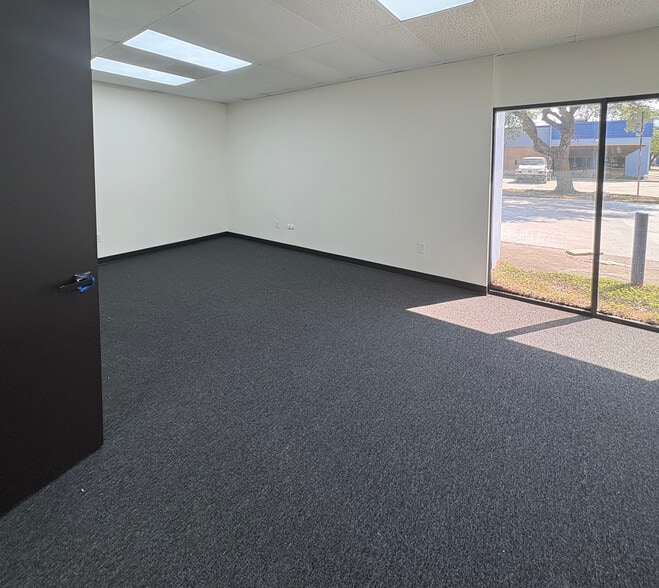 More Photos Of 4400 S Wayside Dr, Houston Unknown For Lease