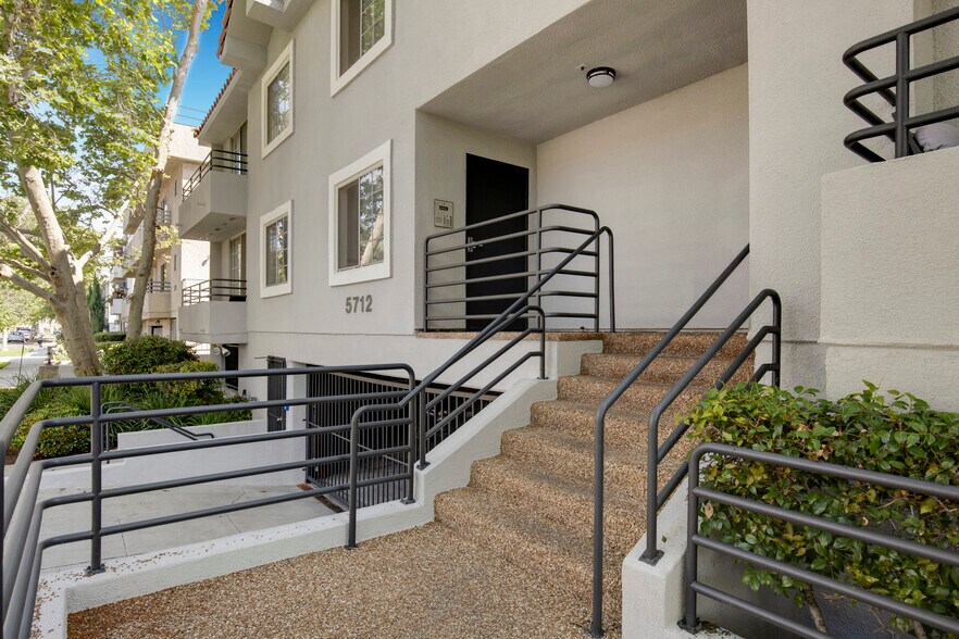 More Photos Of 5712 Camellia Ave, North Hollywood Apartments For Sale