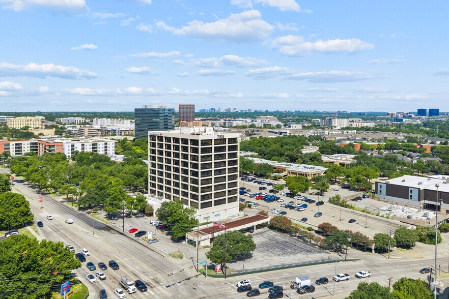 More Photos Of 7515 Greenville Ave, Dallas Medical For Lease