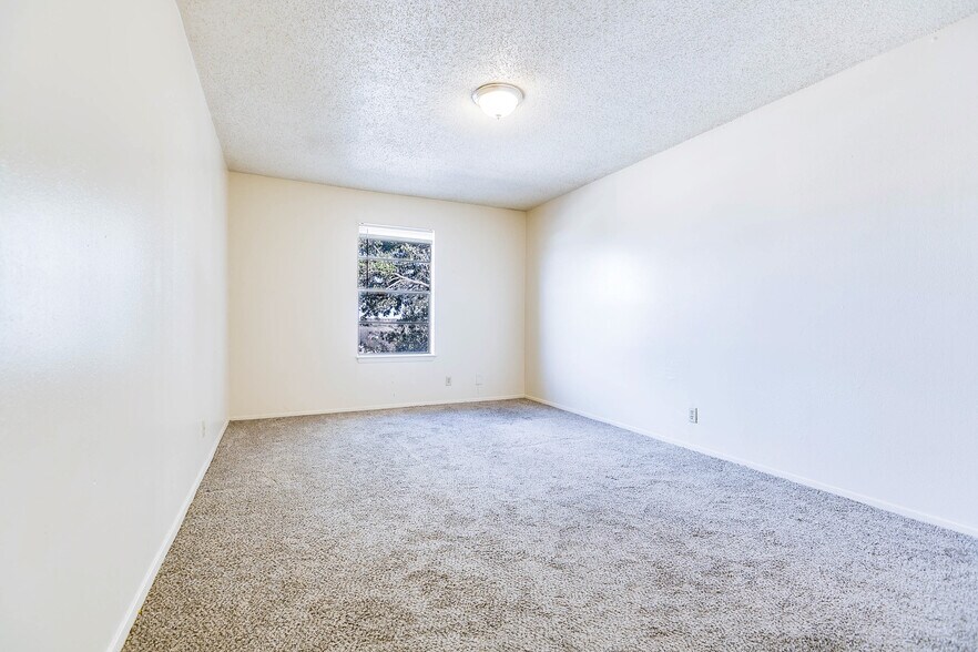 More Photos Of 1707-1717 Greenwood St, San Angelo Apartments For Sale