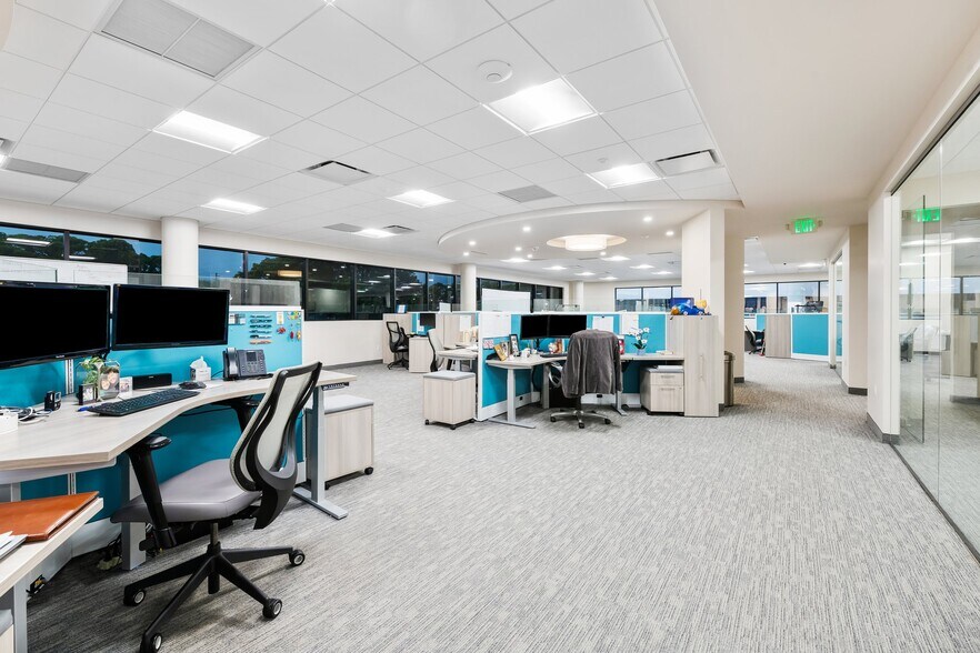 More Photos Of 3303 W Commercial Blvd, Fort Lauderdale Office For Sale