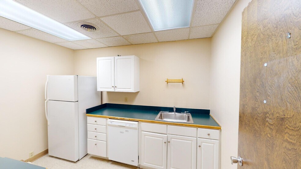 More Photos Of 2602 N Morgan St, Decatur Office For Sale