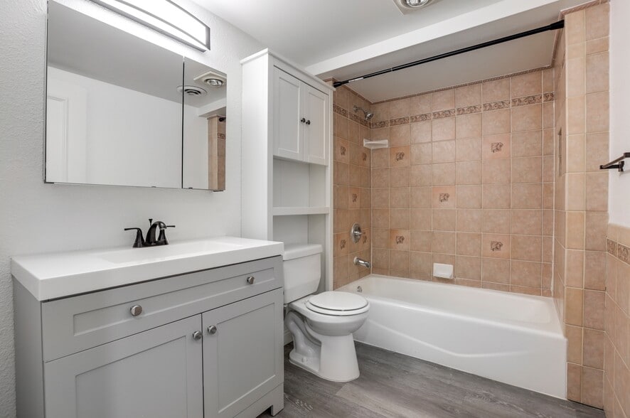 More Photos Of 1560 Sherman St, Denver Apartments For Sale