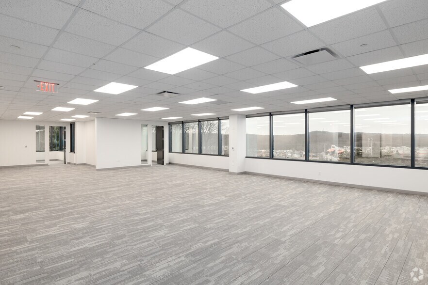 More Photos Of 100 Enterprise Dr, Rockaway Office For Lease
