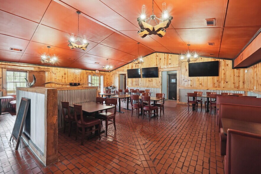 More Photos Of 100 Covered Bridge Rd, Euharlee Restaurant For Sale