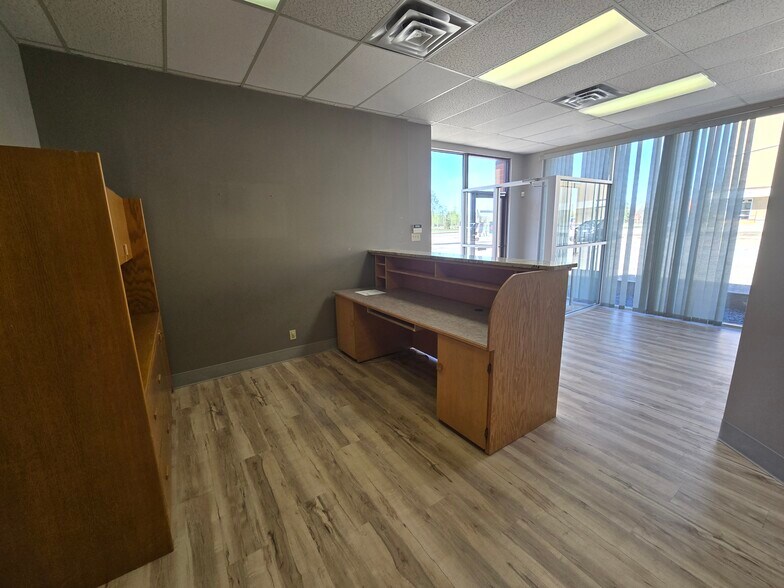 More Photos Of 5580 45 St, Red Deer General Retail For Lease