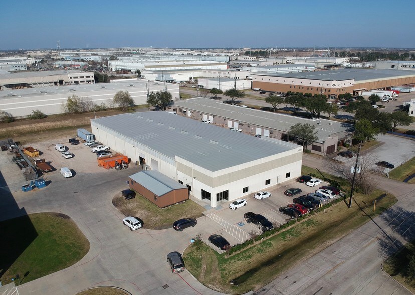 More Photos Of 10930 Brittmoore Park Dr, Houston Warehouse For Lease