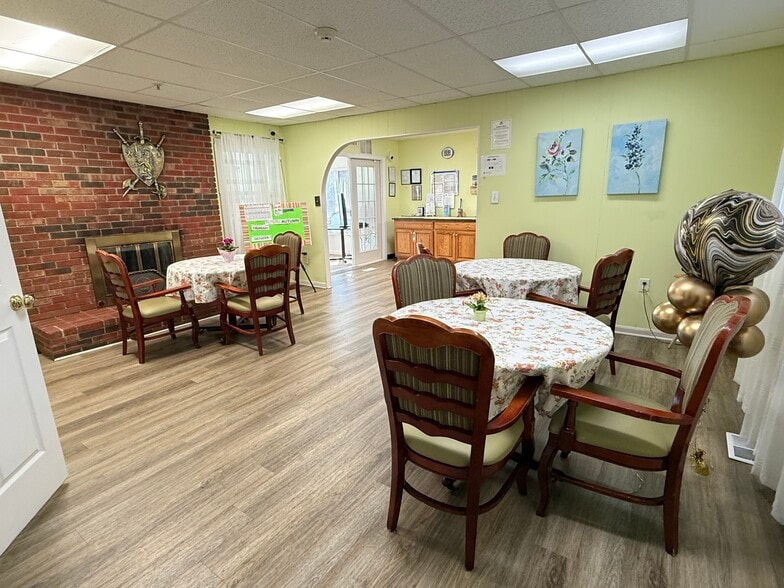 More Photos Of 4 Broomall Ct, Silver Spring Congregate Senior Housing For Sale