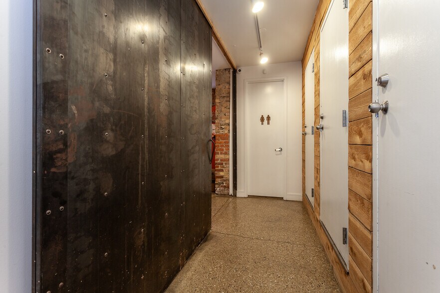 More Photos Of 2425 W 14th St, Chicago Loft Creative Space For Lease