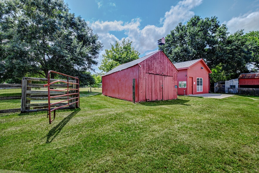 More Photos Of 902 Richmond Pky, Richmond Office Residential For Sale