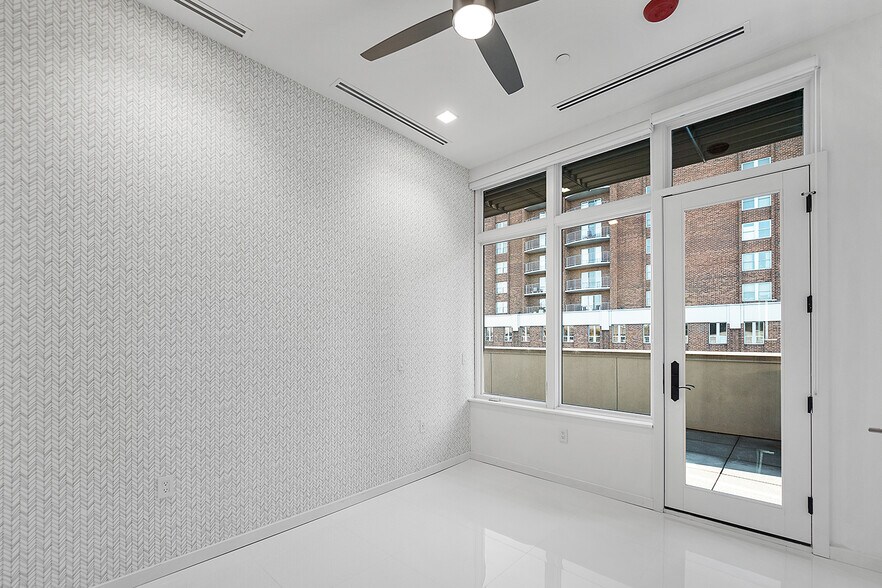 More Photos Of 400 S Old Woodward Ave, Birmingham Apartments For Sale