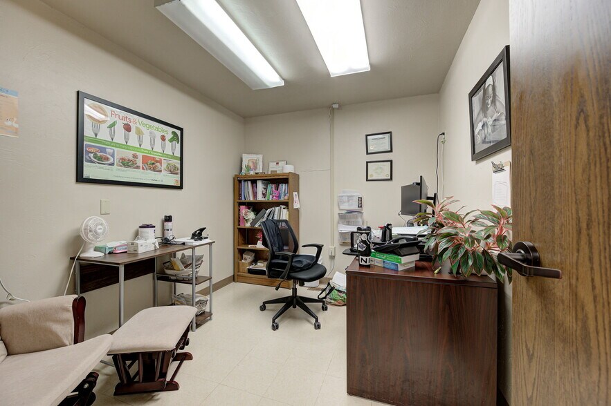 More Photos Of 3530 N MacArthur Blvd, Oklahoma City Medical For Sale