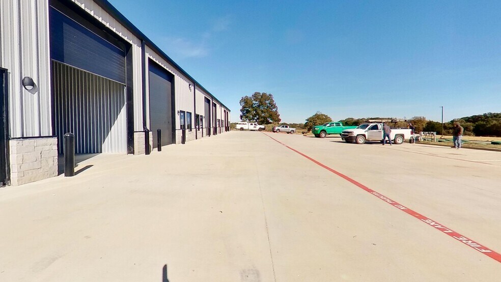 More Photos Of 6815 Rendon Bloodworth Rd, Fort Worth Unknown For Lease