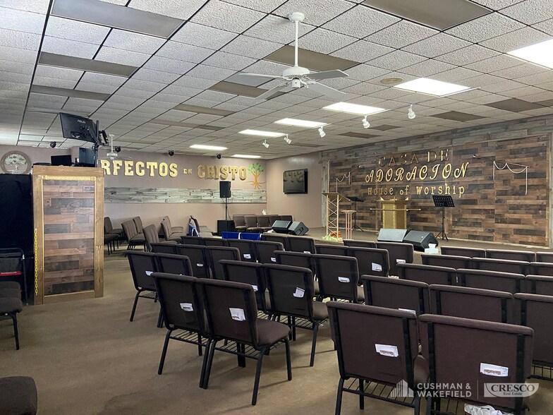 More Photos Of 6886 Pearl Rd, Middleburg Heights Office For Lease