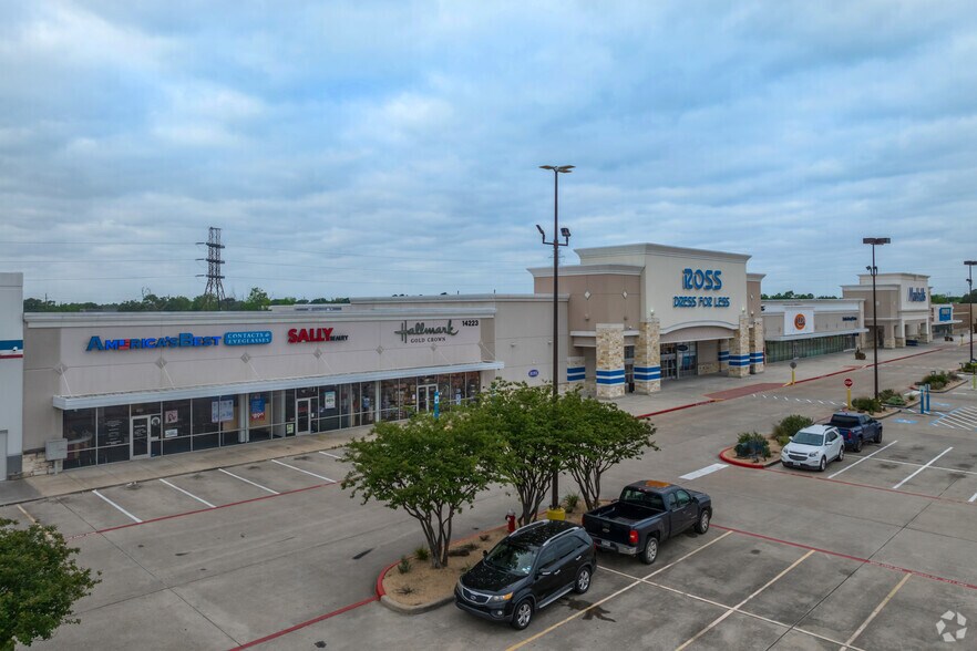 More Photos Of FM 2920 & Highway 249, Tomball Unknown For Lease