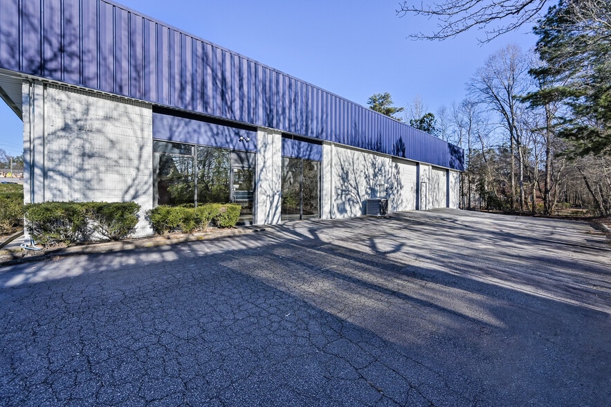 More Photos Of 4664 Lawrenceville Hwy NW, Lilburn Freestanding For Sale