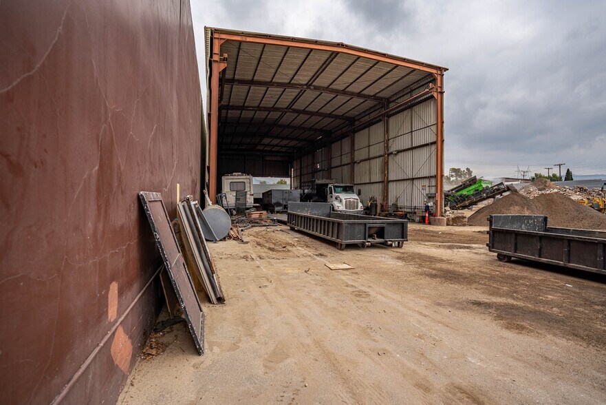 More Photos Of 9760 Glenoaks Blvd, Sun Valley Land For Lease