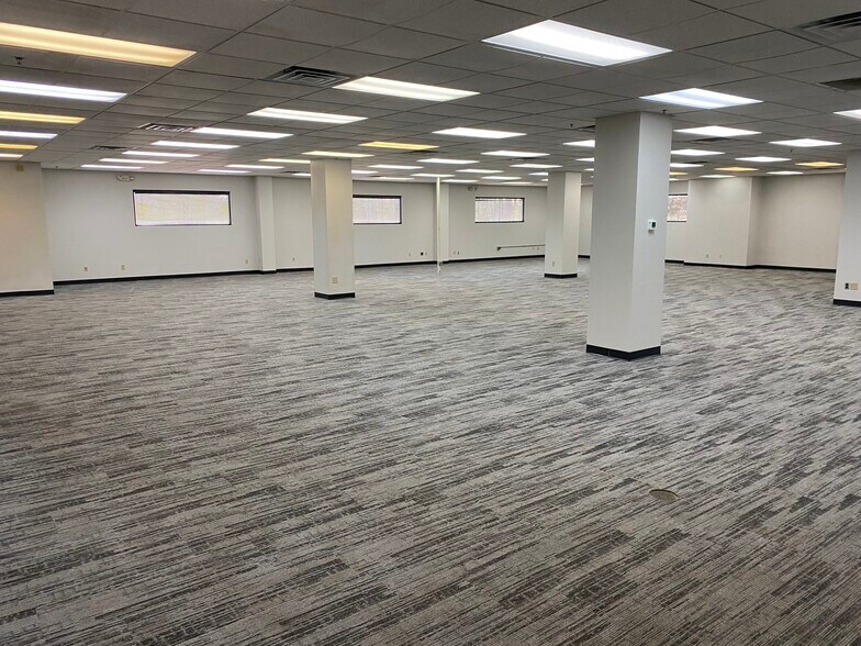 More Photos Of 4491 Mayflower Rd, South Bend Warehouse For Lease