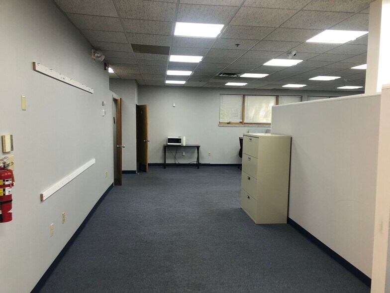 More Photos Of 1345 Queen Anne Rd, Teaneck Office For Lease