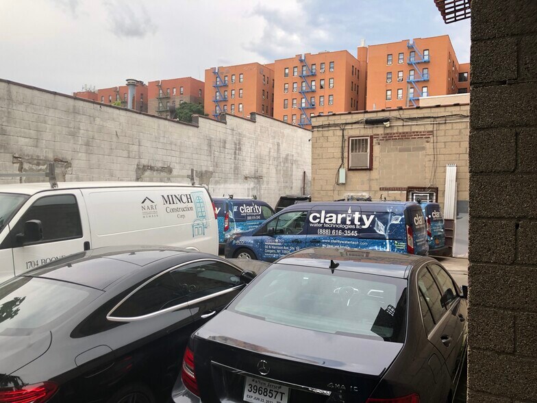 More Photos Of 1704 Boone Ave, Bronx Industrial For Lease