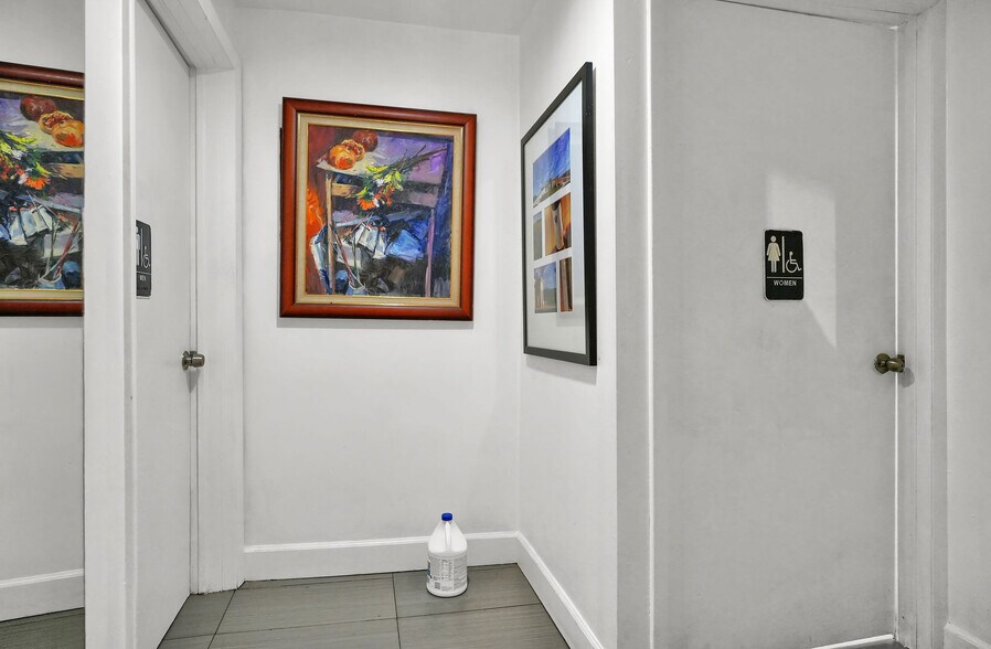 More Photos Of 3800 SW 8th St, Coral Gables Restaurant For Sale