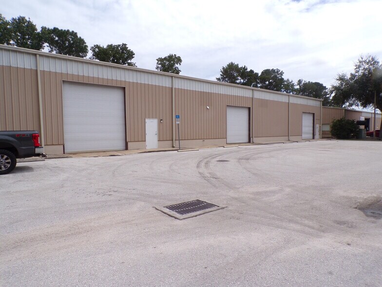 More Photos Of 4763 Drane Field Rd, Lakeland Warehouse For Lease
