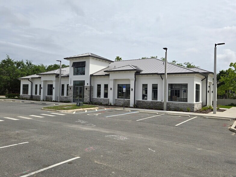 More Photos Of 16608 Sunrise Lakes Blvd, Clermont Medical For Lease