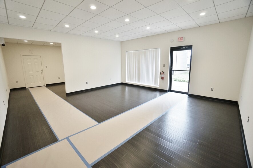 More Photos Of 7205-7207 Lockport Pl, Lorton Warehouse For Lease