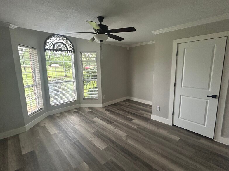 More Photos Of 23458 Interstate 10, Hamshire Land For Sale