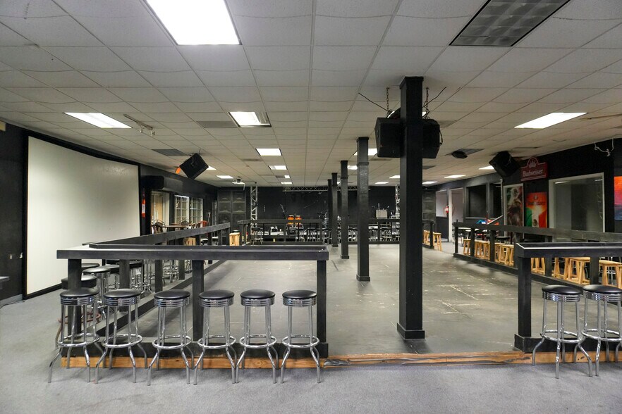 More Photos Of 4243 S Port Ave, Corpus Christi Freestanding For Lease