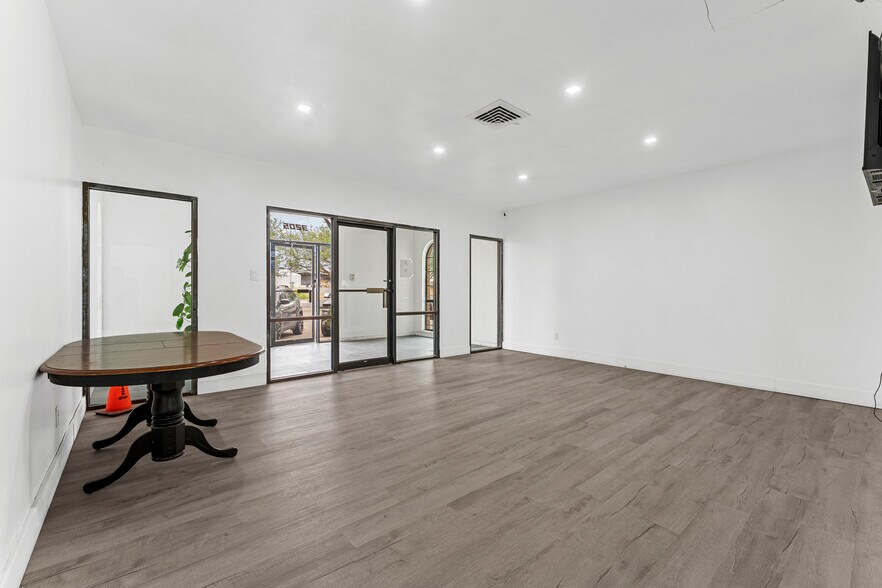 More Photos Of 3205 Kermit Hwy, Odessa Office For Sale