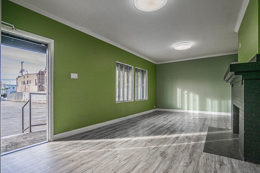 More Photos Of 1664 S Western Ave, Los Angeles Auto Dealership For Sale