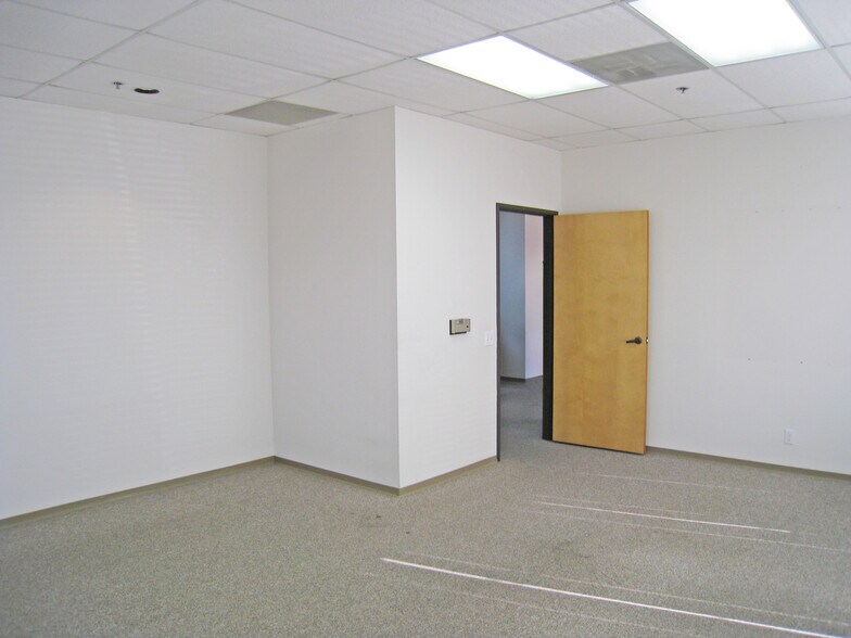 More Photos Of 5570 Skylane Blvd, Santa Rosa Office For Lease