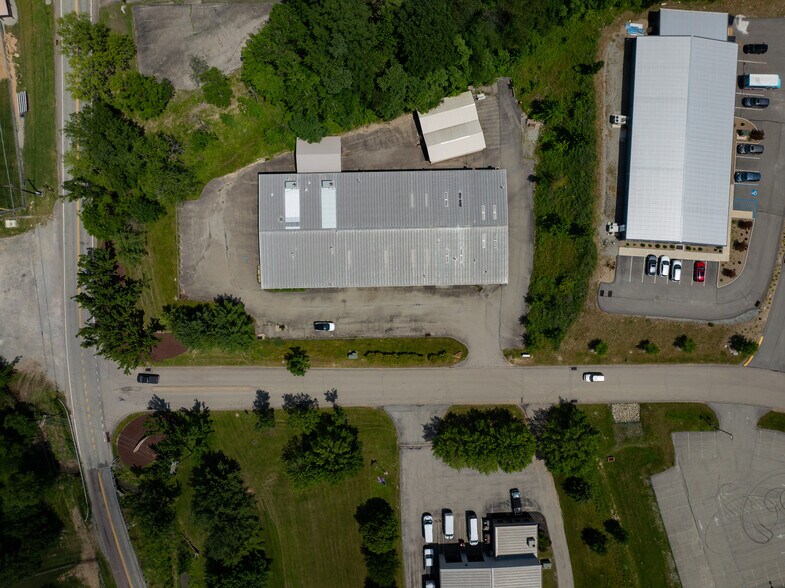 More Photos Of 11075 Parker Dr, Irwin Warehouse For Sale