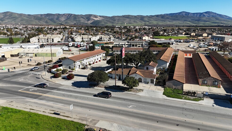 Primary Photo Of 1013 Front St, Soledad Hotel For Sale