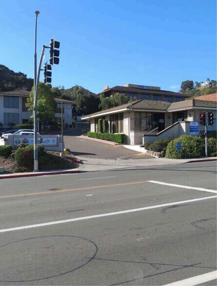 More Photos Of 3737 Camino del Rio S, San Diego Office For Lease