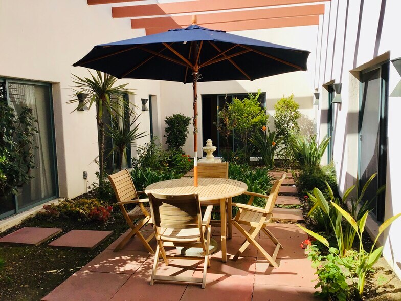 More Photos Of 3055-3095 E Thousand Oaks Blvd, Thousand Oaks Unknown For Lease