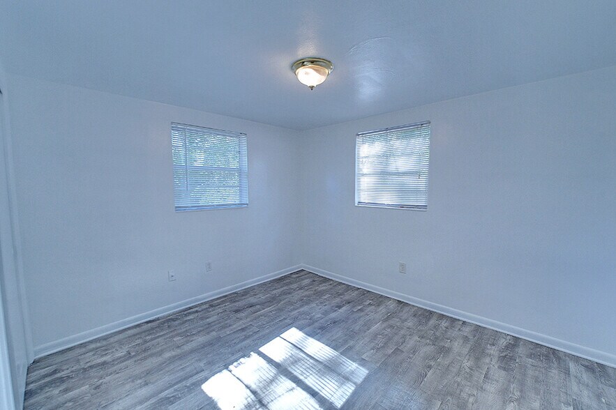 More Photos Of 1154 NE 1st St, Crystal River Apartments For Sale