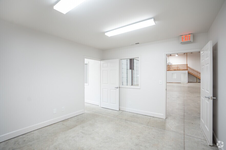 More Photos Of 48 County Road 265, Alabaster Unknown For Lease